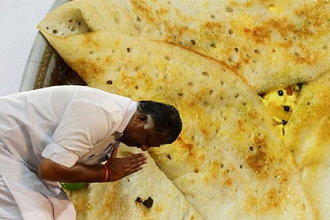 When Ms Muttaghose made Panneer Dosa while reporting on TN Politics  