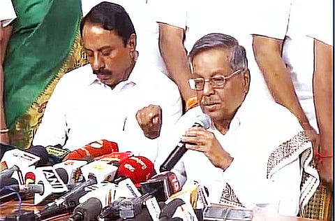 Nobody can stop Chinnamma from becoming CM: AIADMK asserts right to choose its leader