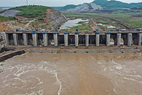 Water being released through Polavaram spillway: Godavari recedes at Bhadrachalam, Telangana Min blames Polavaram for delayed outflow