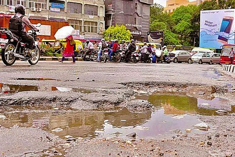 BBMP should pay compensation to victims of pothole-related accidents: K’taka HC