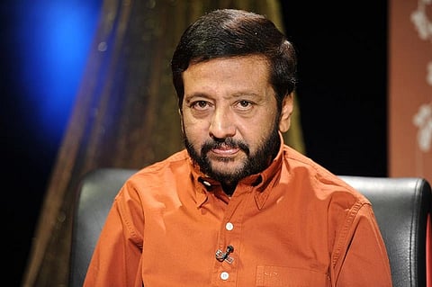 Ravi Belagere seen smoking in police car, Karnataka Home Min seeks explanation