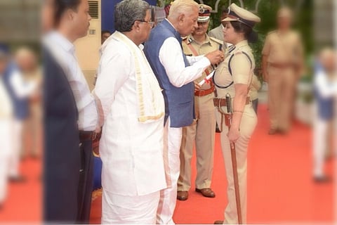 DIG Roopa, who exposed VK Sasikala's 'special treatment' in jail, receives President's Medal