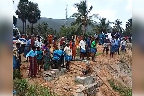 Five persons swept away in Cauvery near Salem, search operations on