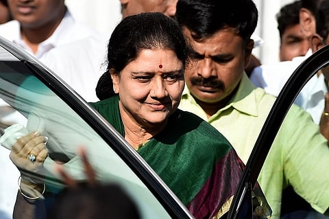 No fireworks, just fanfare, as Sasikala starts on the final stretch for CM's throne
