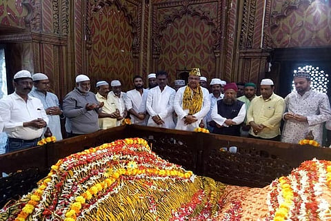 Thousands in Karnataka pay homage to Tipu Sultan on his 270th birth anniversary