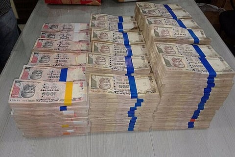Two held with scrapped notes of Rs 1.28 crore in Bengaluru