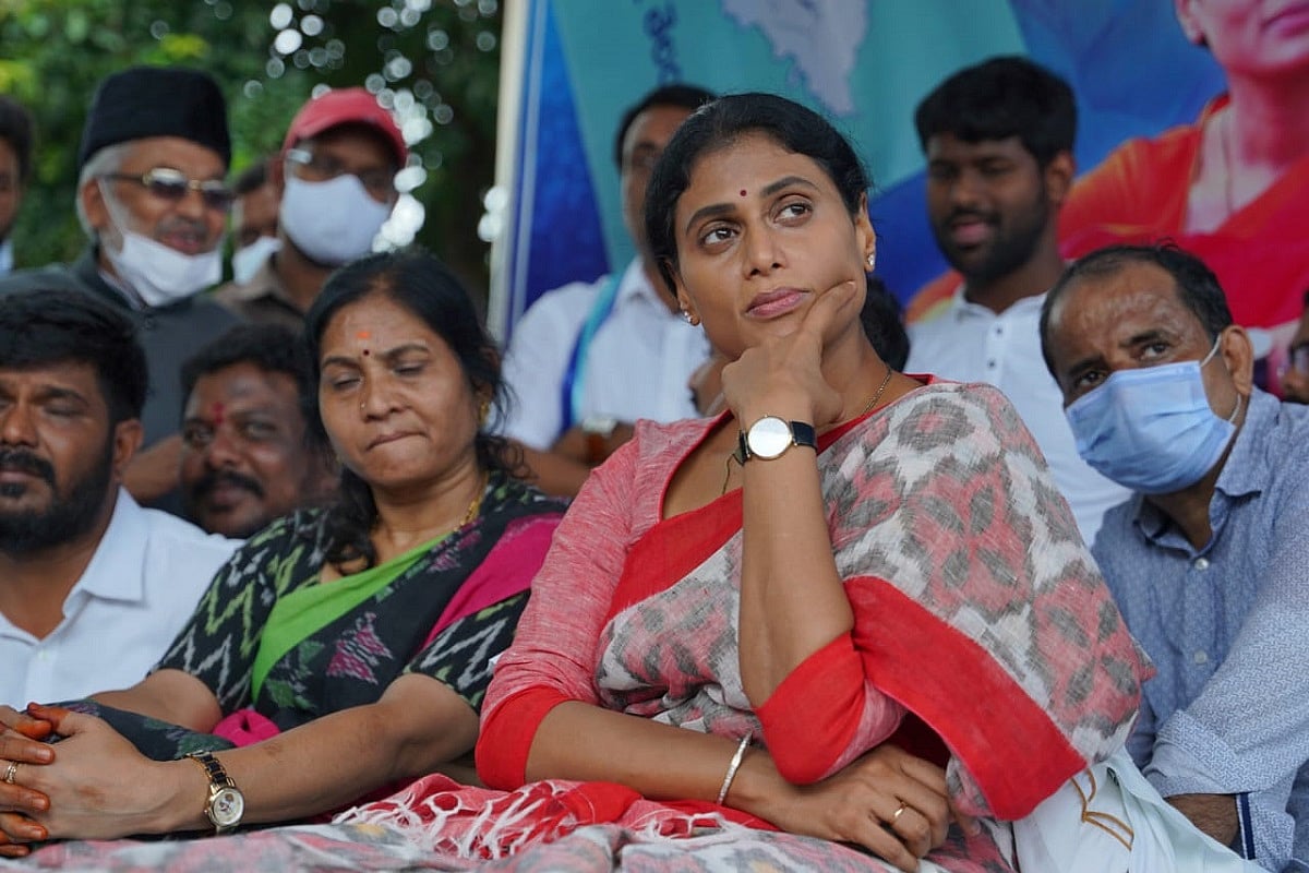 YS Sharmila files complaint to CAG alleging massive corruption in ...