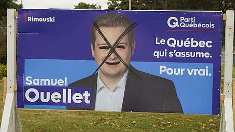 The Quebec government is setting up a crisis line for harassed politicians.