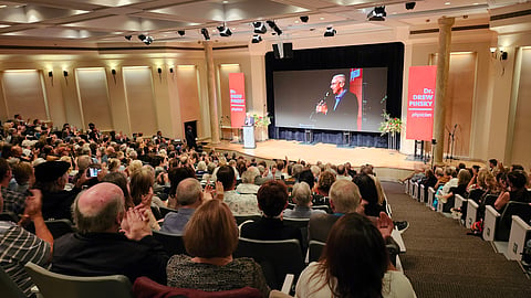 Dr. Drew Pinsky speaks to the Reclaiming Canada Conference at the Victoria Conference Centre