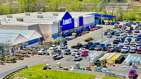 Lowe’s has more than 2,100 retail outlets in North America employing 290,000 workers 