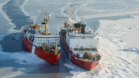 Canadian and American icebreakers meet in Arctic waters