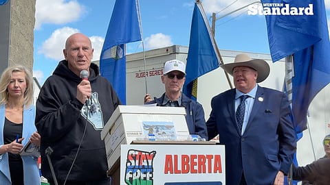 Mitch Sylvestre and other Stay Free Alberta leaders speaking to Alberta independence supporters. 