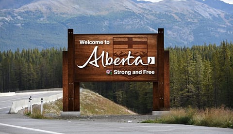 Alberta unveils new ‘Strong and Free’ border signs at provincial entry points