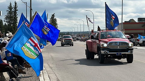 Independence supporters cruised through Sundre on Saturday without incident after the town’s annual rodeo parade was cancelled earlier this week following controversy surrounding an Alberta flag-themed float.
