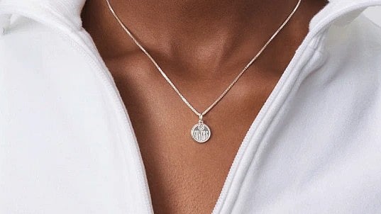 OLDCORN: Scott Moe didn't need taxpayers to buy Danielle Smith a $275 Oilers necklace