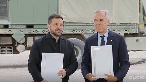 Prime Minister Mark Carney and President Volodymyr Zelenskyy sign a joint defence cooperation declaration