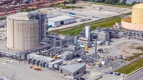 The federal government has approved FortisBC’s proposed expansion of its Tilbury liquefied natural gas (LNG) facility in Delta, BC, concluding the project’s benefits outweigh its potential environmental effects.