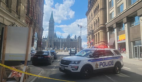 Police block off access to Parliament after 'credible' bomb threat