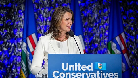 Smith sets record straight, 'No Albertan will have to pay to see the doctor'