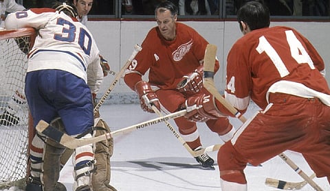 MAKICHUK: Why listening to hockey on the radio is better
