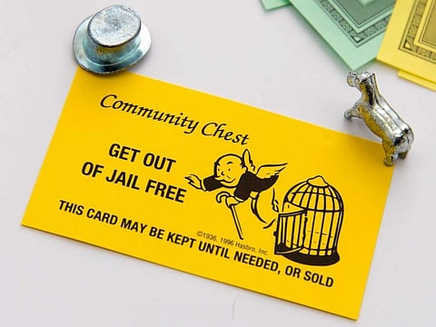 Controversial law eliminating cash bail in Illinois paused