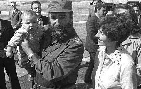 Fidel castro holds Justin Trudeau on a trip to Cuba