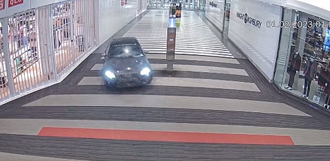 WATCH: Ontario crooks take drive through mall, literally