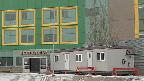 Alberta Children’s Hospital opens trailer to treat patients amid overcrowding