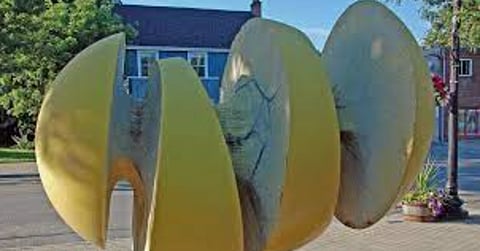 It’s a lemon! Feds pay $103K to fix up statue in minister’s riding