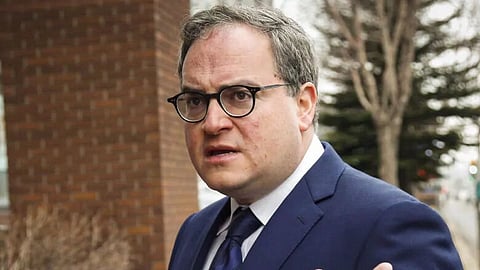 Ezra Levant takes Trudeau's environment minister to court for Twitter block