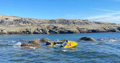 Adults, toddler rescued from the water after boat founders near Nanaimo