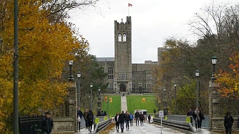 Ontario university enacts COVID-19 booster mandate, reinstates mask requirement