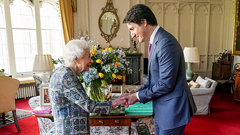 Federal managers misspelled the Queen's name, compared tax filing to monkey business, records show