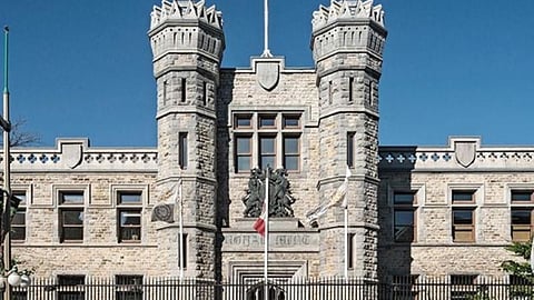 Canadian gov't looked to sell Royal Canadian Mint