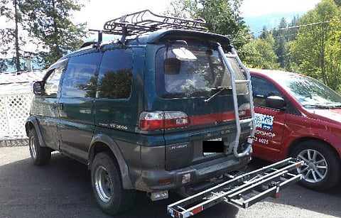 AMBER ALERT:  BC mom who abducted kids may be driving right-hand drive Mitsubishi