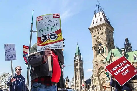 120,000 striking PSAC federal workers reach tentative deal, CRA still negotiating