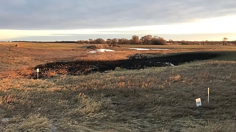 Keystone pipeline leaks thousands of barrels of oil
