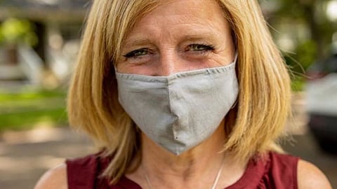 Alberta NDP call for mandatory vaccine passports, return of forced-masking