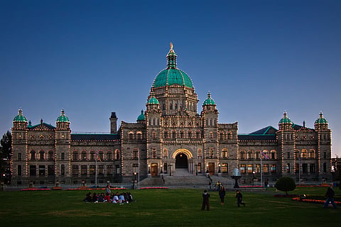 Taxpayer watchdog urges BC MLAs to vote on pay raise freeze