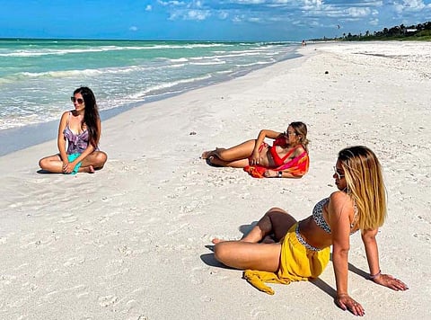 Two Canadians found dead of knife wounds in Mexico resort