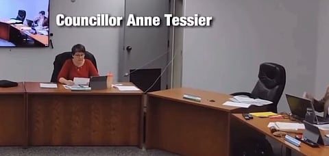 WATCH: Ontario town councillor apologizes for vaccine mandate for municipal workers