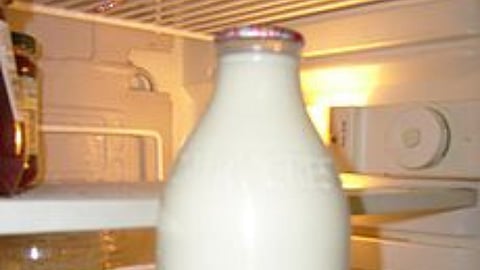 Canadian raw milk movement demands changes to prohibitionist laws