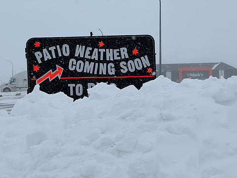 Sask and Manitoba start digging out after record dump of snow