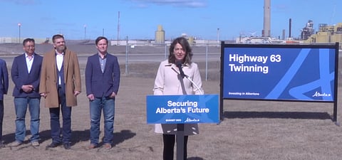 Alberta government to twin section of Highway 63 near Fort McMurray