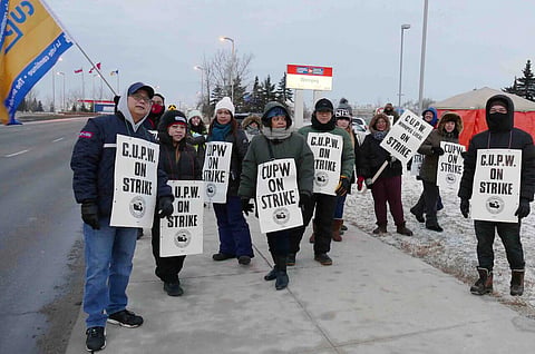 Bill C-58 would ban hiring of scab workers in federal labour disputes.