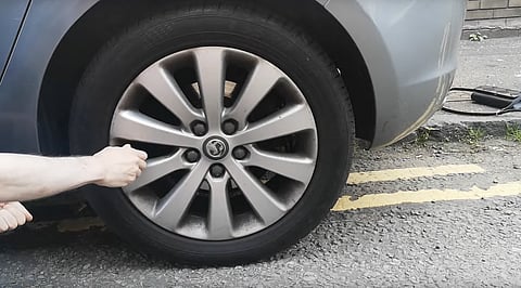 Environmental group 'Tyre Extinguishers' deflating SUV tires in Greater Victoria