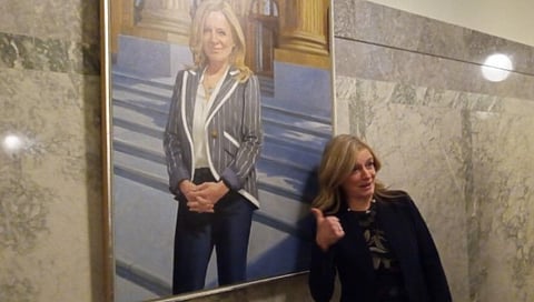 Smith misses Notley's portrait unveiling to meet with indigenous chief