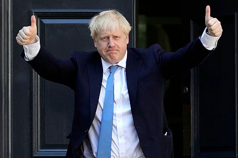 UK PM hangs onto job after failed no-confidence vote
