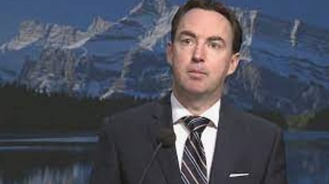 Two docs call for banning all unvaccinated Albertans from employment